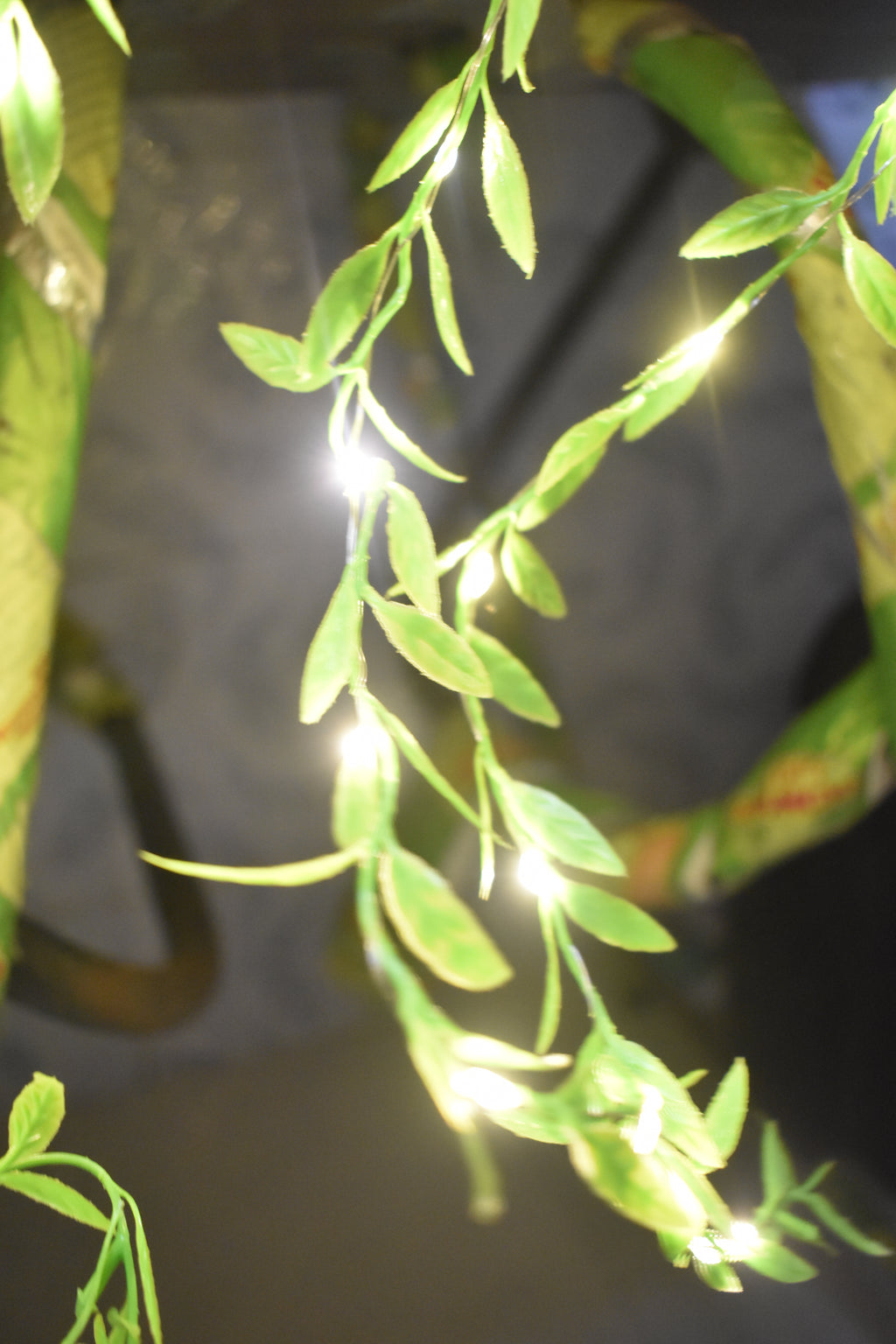 LED Green Leaf Vine String Lights – Aesthetic Decorative Fairy Lights for Home & Room Decor