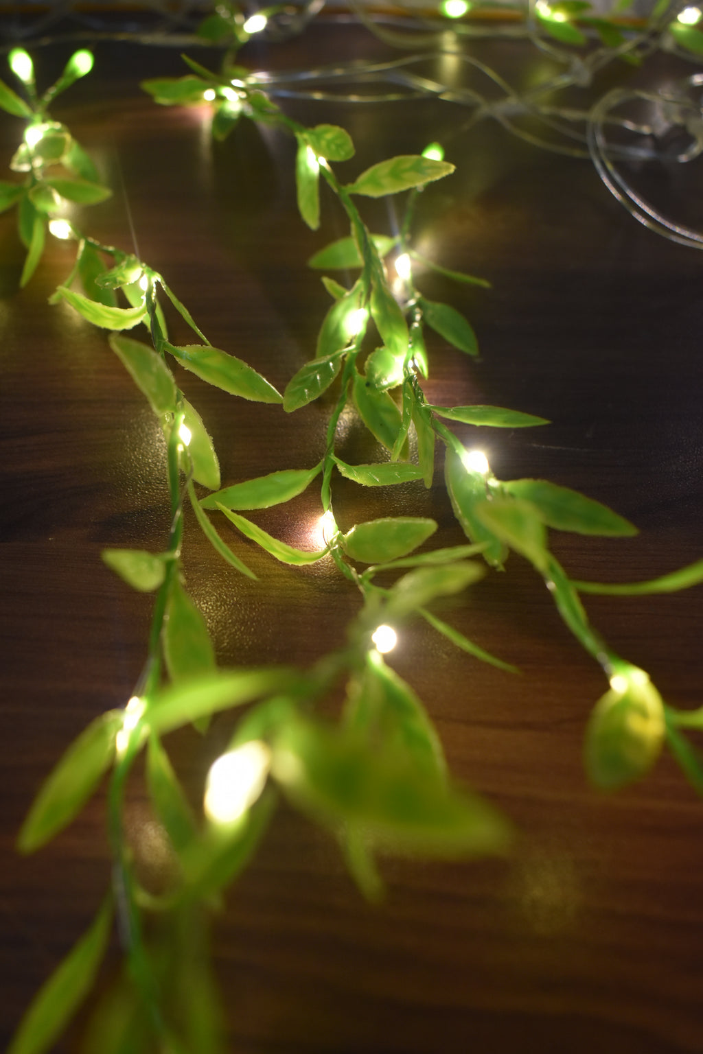 LED Green Leaf Vine String Lights – Aesthetic Decorative Fairy Lights for Home & Room Decor